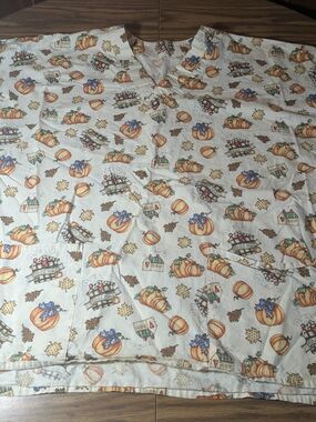 Harvest Pumpkin Print Short-Sleeve Scrub Top - White/Orange